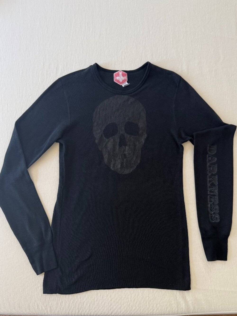 Skull black print on black long-sleeved t-shirt